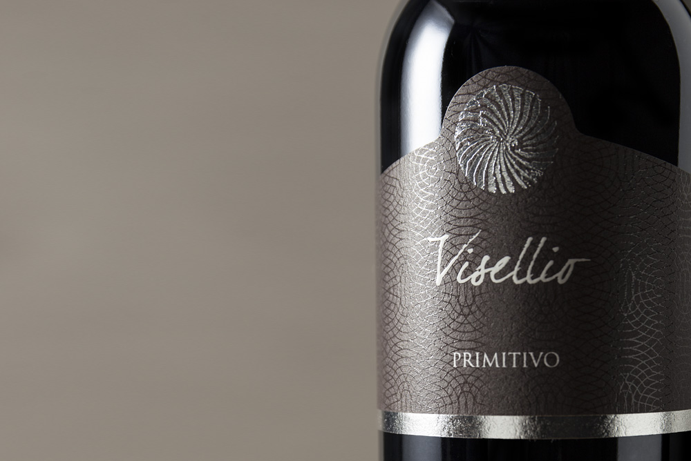 Magnum Visellio in wooden box | Tenute Rubino | Vini del Salento 